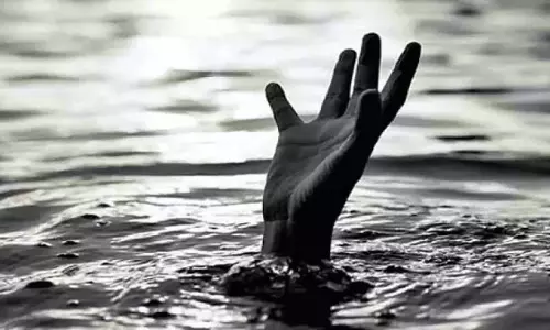 Neelankarai के पास समुद्र में स्कूली छात्र डूबा Neelankarai के पास समुद्र में स्कूली छात्र डूबा