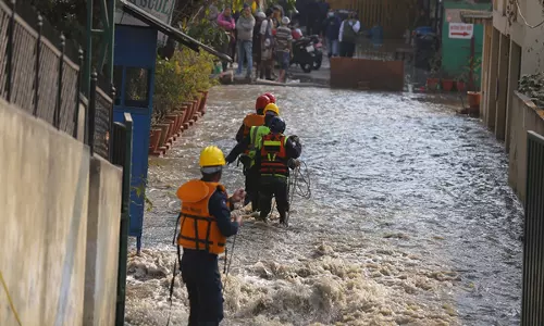 Kathmandu में सरकारी इमारतें जलमग्न, पेयजल के नल सूखे