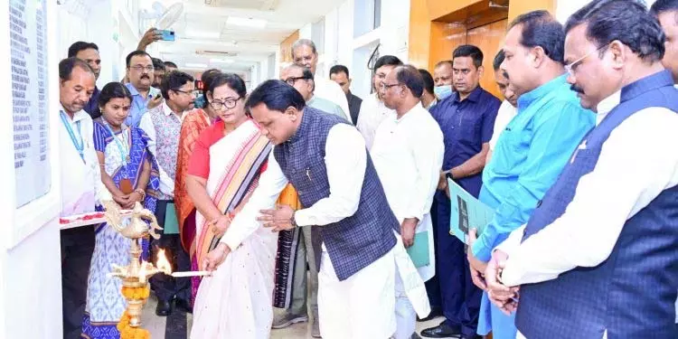 Odisha CM ने बजट सत्र से पहले पेपरलेस विधानसभा के लिए ‘डिजिटल हाउस’ का उद्घाटन किया Odisha CM ने बजट सत्र से पहले पेपरलेस विधानसभा के लिए ‘डिजिटल हाउस’ का उद्घाटन किया