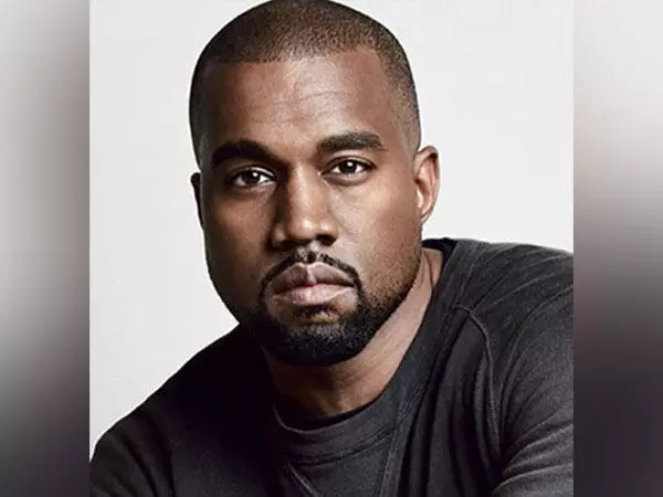 Kanye West पर यीज़ी के एक पूर्व कर्मचारी ने कथित तौर पर लैंगिक भेदभाव वाली टिप्पणी के लिए मुकदमा दायर किया