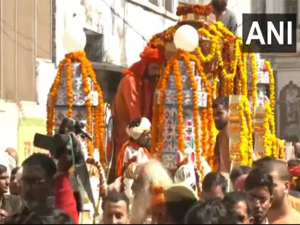 Acharya Satyendra Das का पार्थिव शरीर अंतिम संस्कार के लिए ले जाया जा रहे