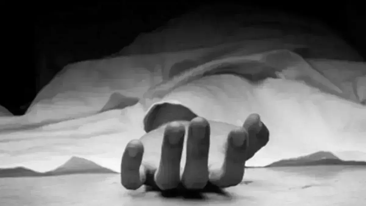 Moradabad: ट्रक ने बाइक को मारी टक्कर, घायल दो पुलिसकर्मियों में एक की मौत Moradabad: ट्रक ने बाइक को मारी टक्कर, घायल दो पुलिसकर्मियों में एक की मौत