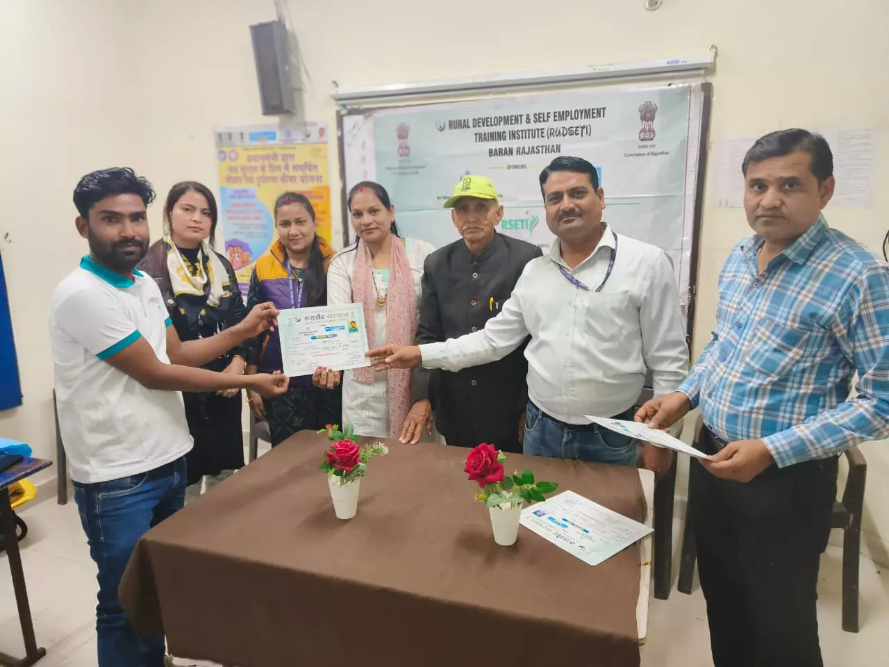 Baran: सेल फोन रिपेयर एंड सर्विस बैच का समापन समारोह Baran: सेल फोन रिपेयर एंड सर्विस बैच का समापन समारोह