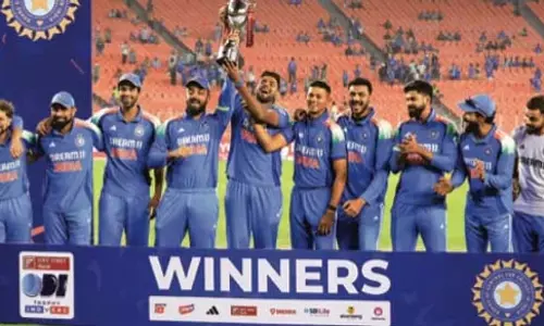 इंग्लैंड के बल्लेबाज फिर विफल, भारत ने 142 रन से जीत दर्ज कर सीरीज में क्लीन स्वीप किया इंग्लैंड के बल्लेबाज फिर विफल, भारत ने 142 रन से जीत दर्ज कर सीरीज में क्लीन स्वीप किया