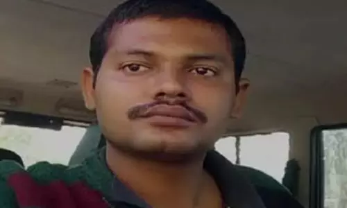 बोकारो के क्वार्टर से झारखंड पुलिस के जवान का खून से लथपथ शव बरामद बोकारो के क्वार्टर से झारखंड पुलिस के जवान का खून से लथपथ शव बरामद