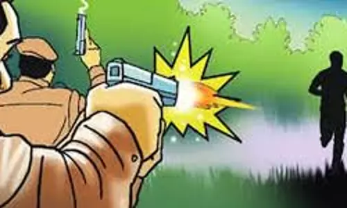 Varanasi: पुलिस और बदमाशों के बीच मुठभेड़ में एक बदमाश घायल हुआ