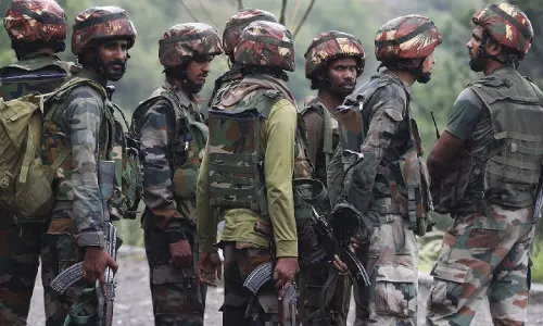 भारतीय सैनिकों ने दिया मुंहतोड़ जवाब, पाकिस्तान को भारी नुकसान, दुश्मन की चौकियां धुआं-धुआं भारतीय सैनिकों ने दिया मुंहतोड़ जवाब, पाकिस्तान को भारी नुकसान, दुश्मन की चौकियां धुआं-धुआं