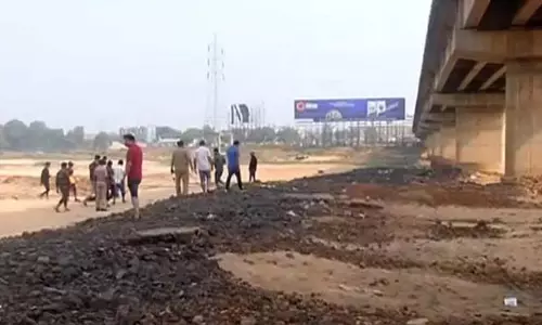Cuttack पुल के नीचे शव Cuttack पुल के नीचे शव