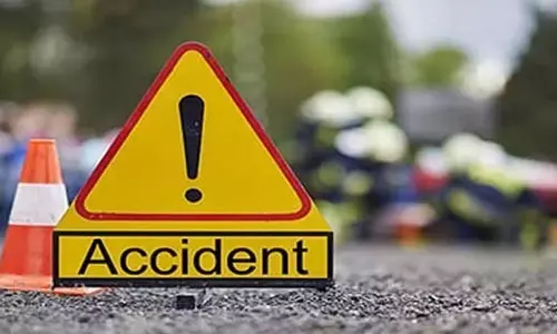 Tamil Nadu: तमिलनाडु के विरुधुनगर में एक अजीब दुर्घटना में तीन लोगों की मौत Tamil Nadu: तमिलनाडु के विरुधुनगर में एक अजीब दुर्घटना में तीन लोगों की मौत