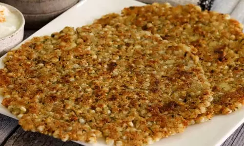 Sabudana Thalipeeth: इसका मजा आप किसी भी दिन ले सकते हैं Sabudana Thalipeeth: इसका मजा आप किसी भी दिन ले सकते हैं