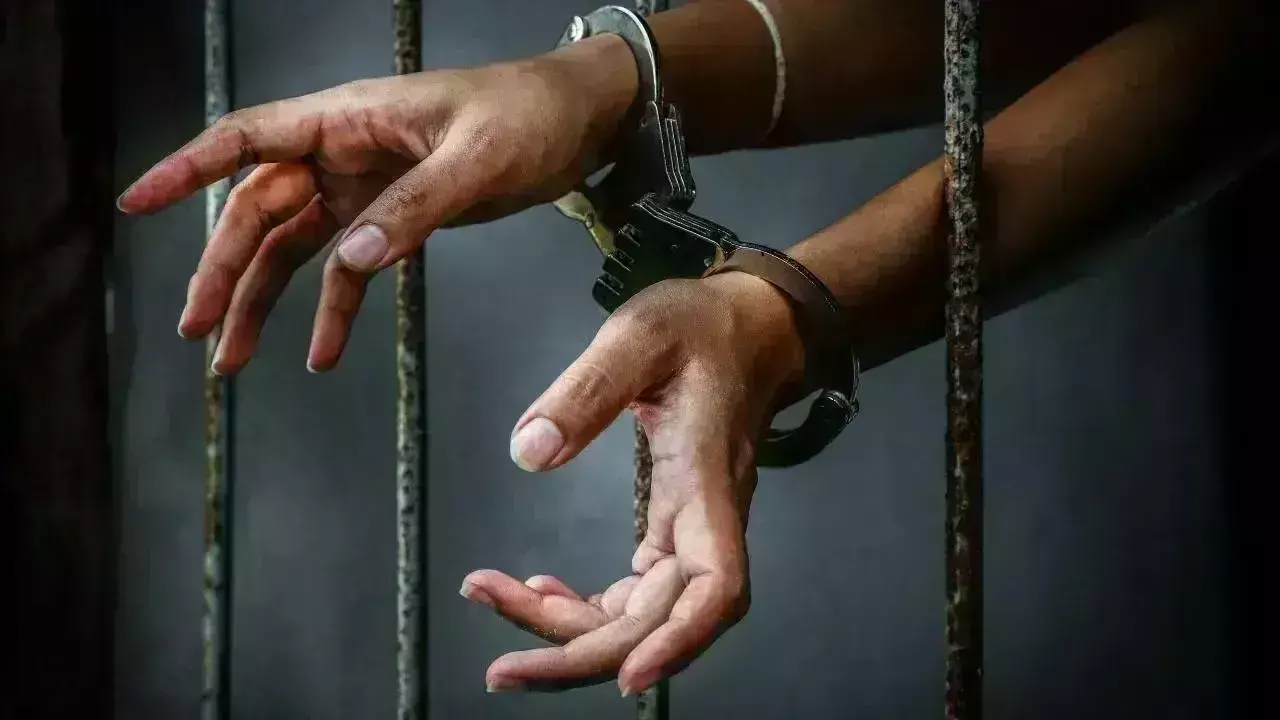 Thane: 22 लाख रुपये  का गांजा पुलिस ने  किया जब्त, दो व्यक्ति गिरफ्तार