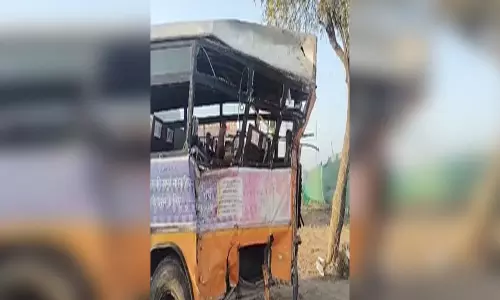 सड़क हादसा: कई वाहन टकराए, दो की मौत कई घायल