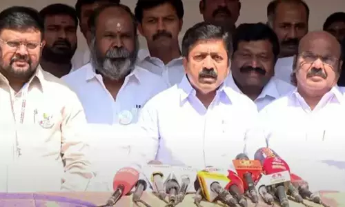 चुनाव आयोग को पार्टी मामलों में हस्तक्षेप करने का कोई अधिकार नहीं: Former minister C V Shanmugam चुनाव आयोग को पार्टी मामलों में हस्तक्षेप करने का कोई अधिकार नहीं: Former minister C V Shanmugam