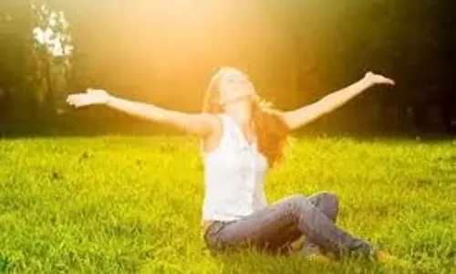 Vitamin-D deficiency: सिर्फ धूप ही नहीं, ये चीजें भी शरीर में विटामिन डी की कमी का बन सकती है कारण Vitamin-D deficiency: सिर्फ धूप ही नहीं, ये चीजें भी शरीर में विटामिन डी की कमी का बन सकती है कारण