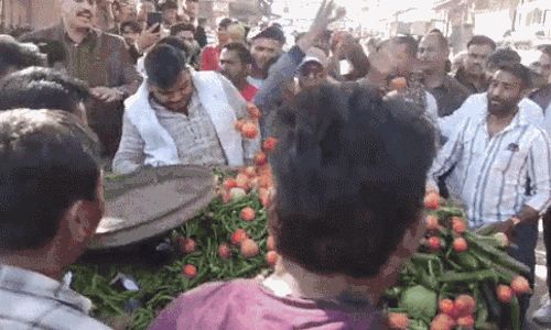 Ajmer: नगर निगम की टीम और ठेला संचालकों की झड़प हुई