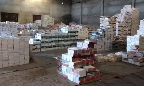 NCR Sahibaba: डीएस इंटरप्राइजेज में एनसीईआरटी की नकली किताबें छापने का खुलासा NCR Sahibaba: डीएस इंटरप्राइजेज में एनसीईआरटी की नकली किताबें छापने का खुलासा