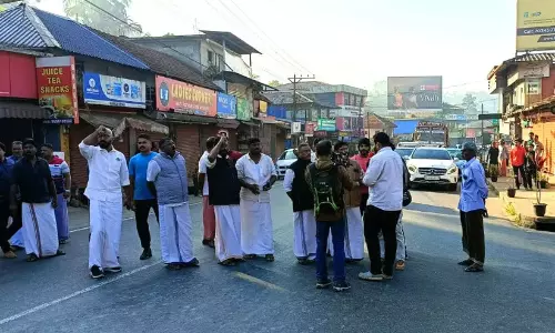 वायनाड में यूडीएफ की हड़ताल; वाहनों को रोकने वाले कार्यकर्ताओं को गिरफ्तार कर लिया