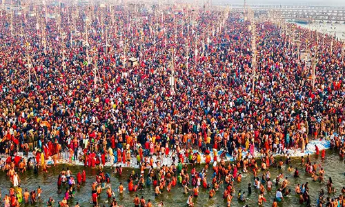 MahaKumbh में 2.73 मिलियन से अधिक श्रद्धालुओं ने पवित्र डुबकी लगाई