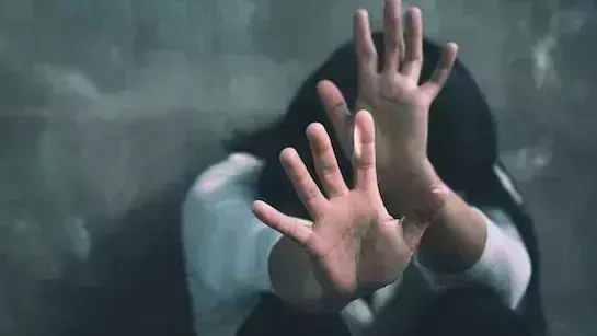 NCR Faridabad: राज्य बाल संरक्षण आयोग की अध्यक्ष दुष्कर्म पीड़ित बच्ची से मिलीं NCR Faridabad: राज्य बाल संरक्षण आयोग की अध्यक्ष दुष्कर्म पीड़ित बच्ची से मिलीं
