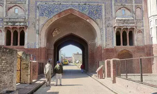 सीमावर्ती गांव Sarai Amanat Khan उपेक्षा की तस्वीर