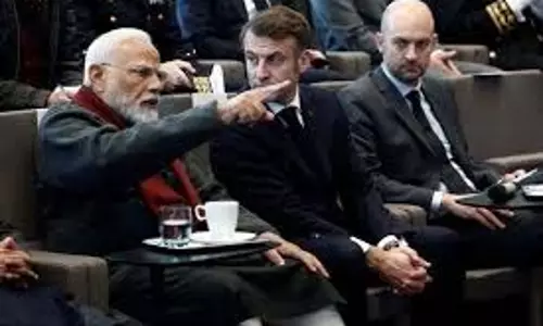 प्रधानमंत्री मोदी और फ्रांस के राष्ट्रपति मैक्रों के बीच वार्ता