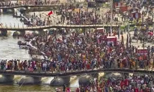 महाकुंभ: माघ पूर्णिमा पर 2 करोड़ से ज्यादा श्रद्धालुओं ने संगम में लगाई डुबकी