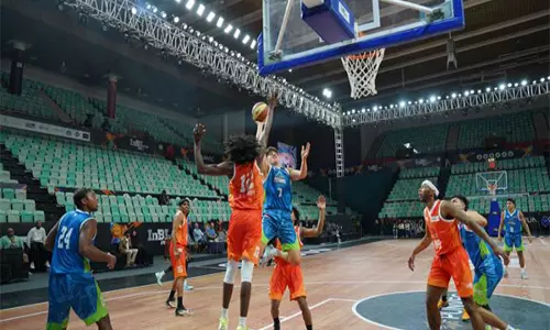 Mumbai Titans ने चेन्नई हीट पर 85-70 से जीत दर्ज कर अपनी जीत का सिलसिला जारी रखा Mumbai Titans ने चेन्नई हीट पर 85-70 से जीत दर्ज कर अपनी जीत का सिलसिला जारी रखा