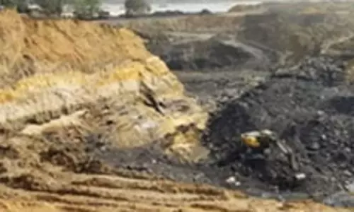अफगानिस्तान के समांगन प्रांत में कोयला खदान में विस्फोट, तीन खनिकों की मौत अफगानिस्तान के समांगन प्रांत में कोयला खदान में विस्फोट, तीन खनिकों की मौत