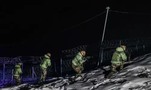 Jammu: संघर्ष विराम उल्लंघन पर भारतीय सेना की जवाबी कार्रवाई में पाकिस्तान को भारी नुकसान Jammu: संघर्ष विराम उल्लंघन पर भारतीय सेना की जवाबी कार्रवाई में पाकिस्तान को भारी नुकसान