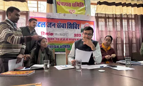 Churu एसडीएम बिजेंद्र सिंह ने अटल जन सेवा शिविर में सुनीं जनसमस्याएं