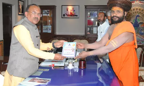 Jaipur: विधानसभा अध्‍यक्ष से कानपुर के संत पीठाधीश्‍वर ने की मुलाकात
