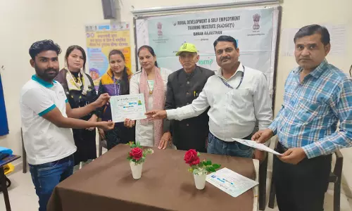 Baran: सेल फोन रिपेयर एंड सर्विस बैच का समापन समारोह