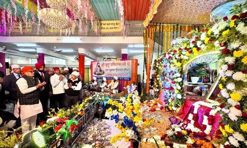 राज्यपाल ने Guru Ravidas को श्रद्धांजलि अर्पित की