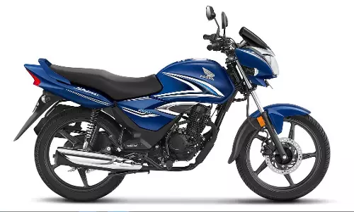 Honda मोटरसाइकिल ने नई 2025 शाइन 125 का अनावरण किया Honda मोटरसाइकिल ने नई 2025 शाइन 125 का अनावरण किया