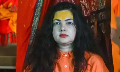 ममता कुलकर्णी फिर बनीं महामंडलेश्वर, शेयर किया वीडियो ममता कुलकर्णी फिर बनीं महामंडलेश्वर, शेयर किया वीडियो