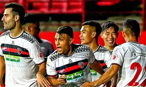 ISL 2024/25: नॉर्थईस्ट यूनाइटेड FC ने जमशेदपुर FC पर 2-0 से जीत दर्ज की ISL 2024/25: नॉर्थईस्ट यूनाइटेड FC ने जमशेदपुर FC पर 2-0 से जीत दर्ज की