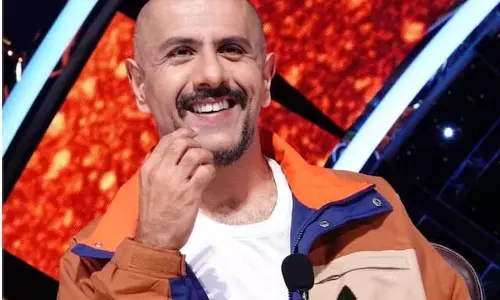 BIG BREAKING: म्यूजिक कम्पोजर विशाल ददलानी हुए सड़क हादसे का शिकार BIG BREAKING: म्यूजिक कम्पोजर विशाल ददलानी हुए सड़क हादसे का शिकार