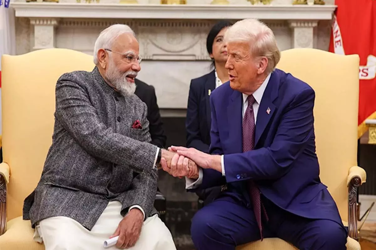 PM Modi अमेरिकी राष्ट्रपति ट्रंप ने विभिन्न क्षेत्रों में द्विपक्षीय साझेदारी मजबूत करने पर चर्चा की PM Modi अमेरिकी राष्ट्रपति ट्रंप ने विभिन्न क्षेत्रों में द्विपक्षीय साझेदारी मजबूत करने पर चर्चा की