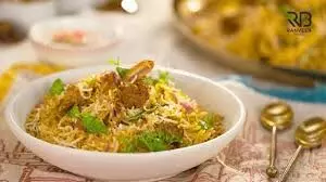 Cauliflower Dum Biryani: यह रेसिपी स्वादिष्ट होने के साथ-साथ सेहतमंद भी है