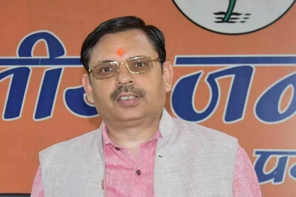 केजरीवाल और आदित्य की मुलाकात सिर्फ दुख भुलाने की कोशिश: Delhi BJP केजरीवाल और आदित्य की मुलाकात सिर्फ दुख भुलाने की कोशिश: Delhi BJP