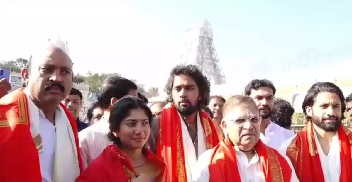 Andhra: थंडेल फिल्म की टीम ने तिरुमाला में प्रार्थना की Andhra: थंडेल फिल्म की टीम ने तिरुमाला में प्रार्थना की