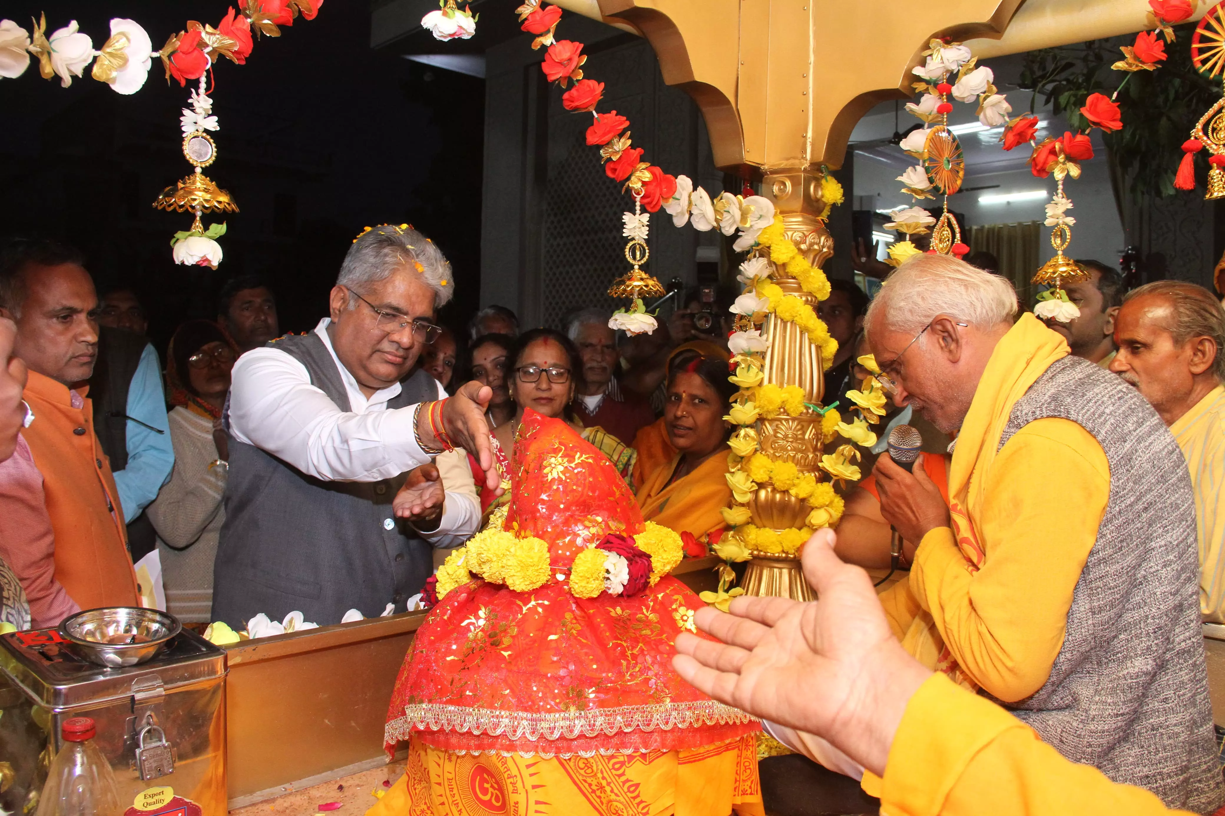 Jaipur : केंद्रीय मंत्री ने ज्योति कलश यात्रा का पूजा-अर्चना कर किया स्वागत Jaipur : केंद्रीय मंत्री ने ज्योति कलश यात्रा का पूजा-अर्चना कर किया स्वागत