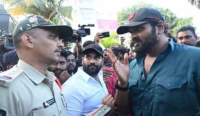 Telangana: सुप्रीम कोर्ट ने अभिनेता मोहन बाबू को अग्रिम जमानत दी Telangana: सुप्रीम कोर्ट ने अभिनेता मोहन बाबू को अग्रिम जमानत दी