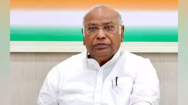 असंतोष से निपटने के लिए AICC तेलंगाना प्रभारी बदलने पर विचार असंतोष से निपटने के लिए AICC तेलंगाना प्रभारी बदलने पर विचार