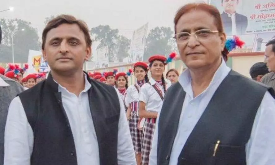 Lucknow: आजम खान के खिलाफ 18 साल पुराना केस खोला गया गया Lucknow: आजम खान के खिलाफ 18 साल पुराना केस खोला गया गया