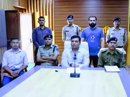 विदेशी ठगी सेंटर के लिए काम करने वाला पुलिस के शिकंजे में, खोला राज