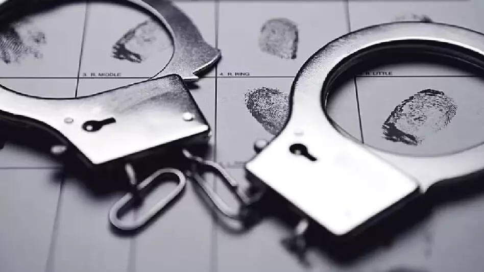 Noida: पुलिस से मुठभेड़ में 2 चोर गिरफ्तार Noida: पुलिस से मुठभेड़ में 2 चोर गिरफ्तार