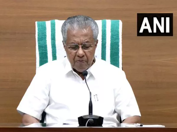Kerala CM ने मंदिर उत्सव में हाथियों के उत्पात से हुई मौतों पर शोक जताया Kerala CM ने मंदिर उत्सव में हाथियों के उत्पात से हुई मौतों पर शोक जताया