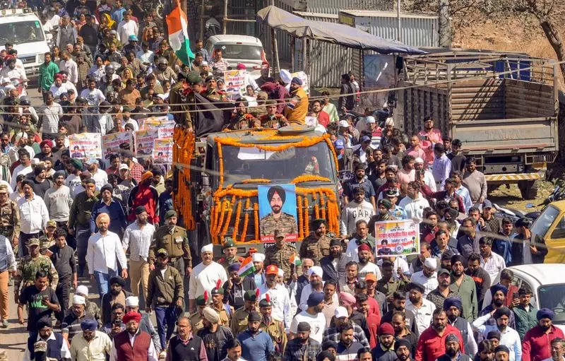 Kulgam में शहीद हुए झारखंड के सैन्यकर्मी का पार्थिव शरीर अग्नि को समर्पित Kulgam में शहीद हुए झारखंड के सैन्यकर्मी का पार्थिव शरीर अग्नि को समर्पित