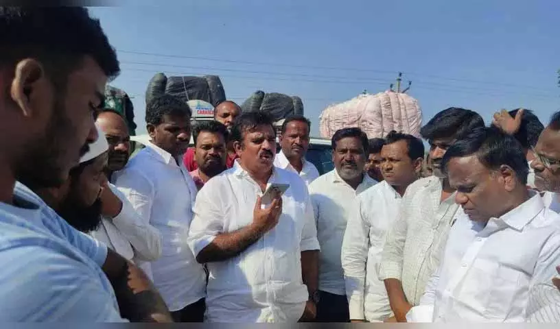 पूर्व विधायक ने CCI से कपास खरीद फिर से शुरू करने की मांग की पूर्व विधायक ने CCI से कपास खरीद फिर से शुरू करने की मांग की